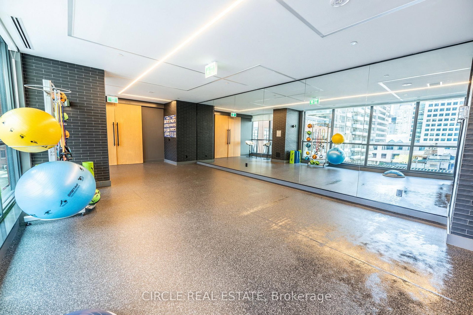 327 King Street W, Unit 2705 - Photo 24