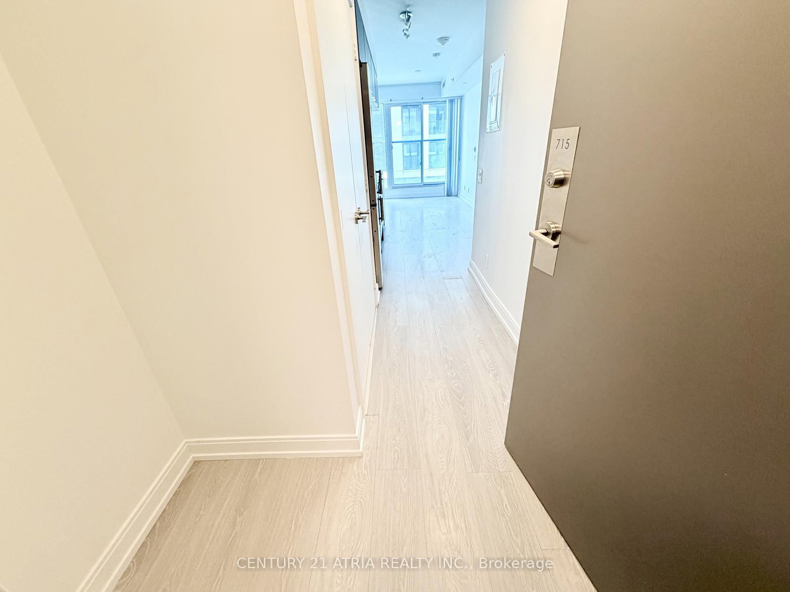 181 Dundas Street E, Unit 715 - Photo 4
