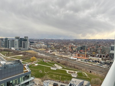 19 Bathurst Street • #4202 • Toronto, ON