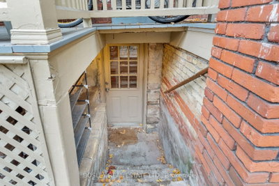 123 Seaton Street • Toronto, ON
