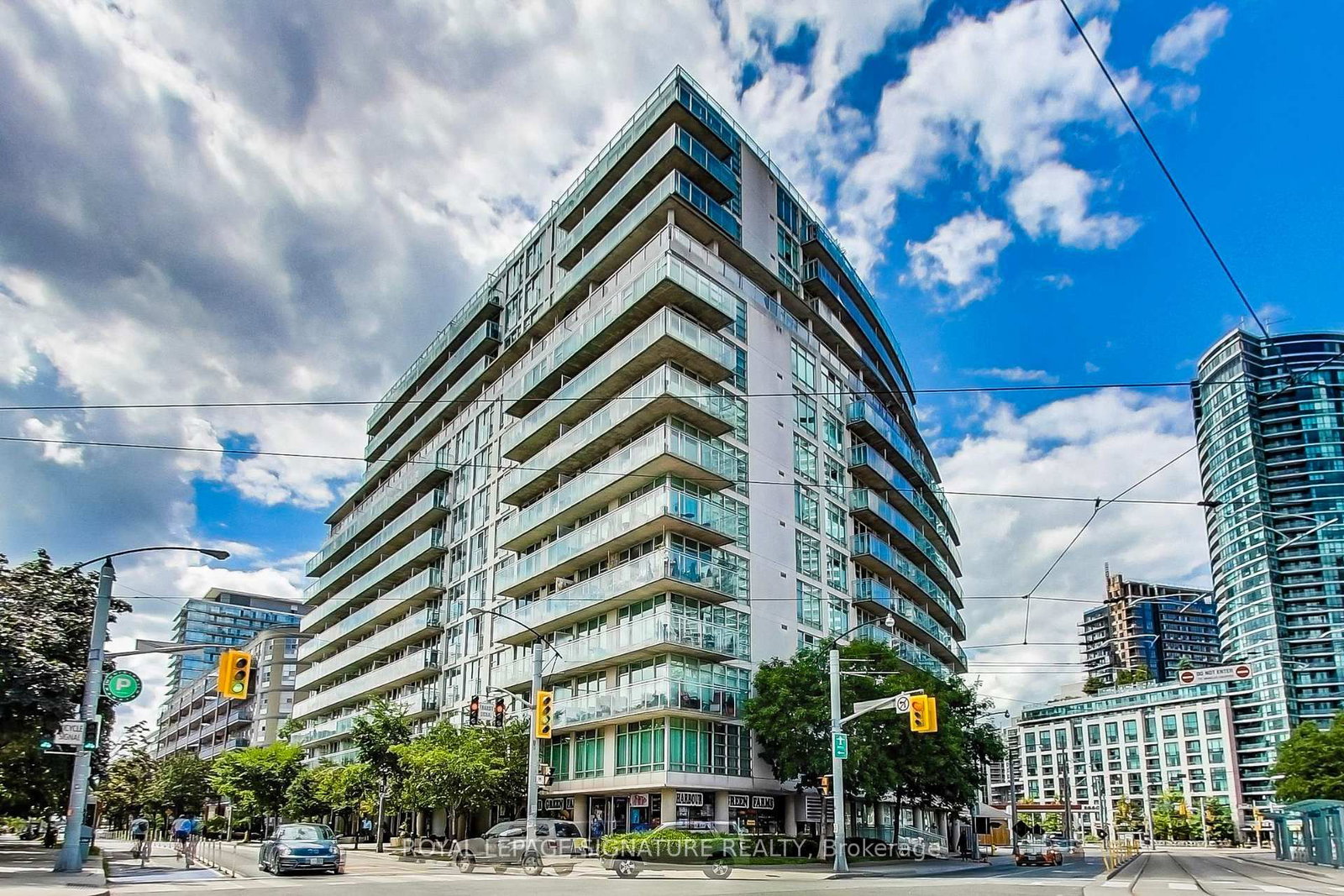 650 Queens Quay W, Unit 1807