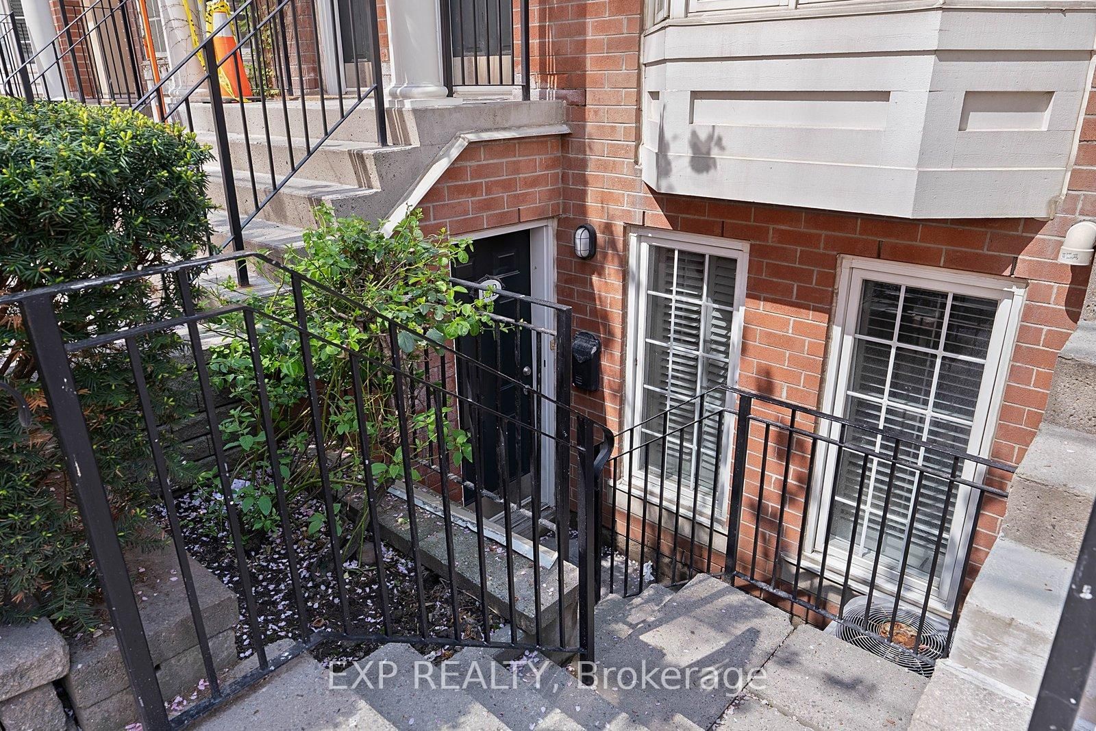 12 Portland Street, Unit Th B - Photo 26