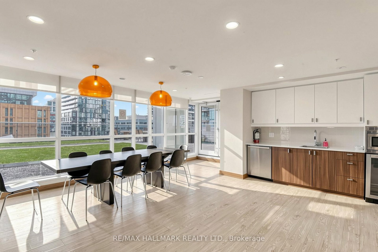 295 Adelaide Street W, Unit 313 - Photo 32