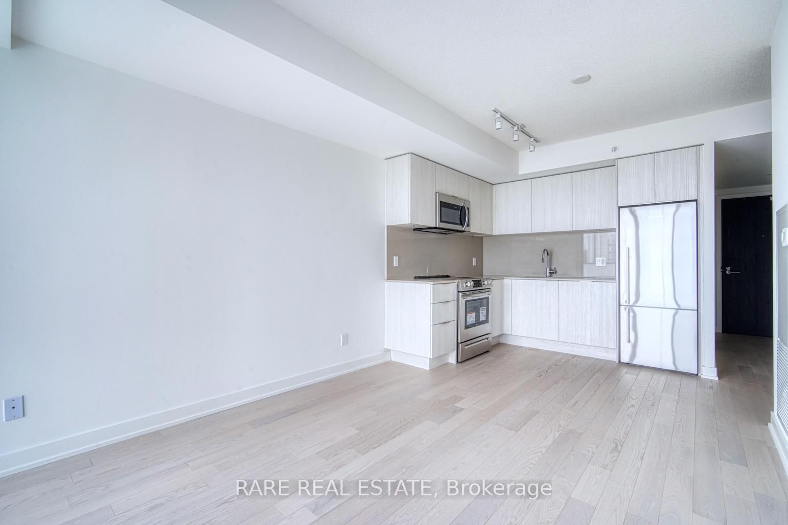 25 Richmond Street E, Unit 2016