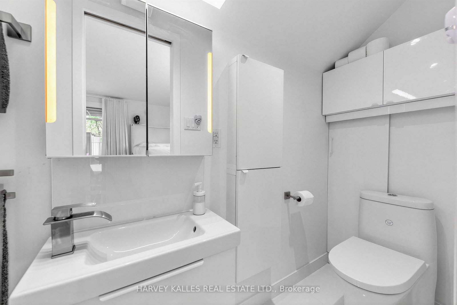 210 E Gerrard Street • Toronto, ON photo 18
