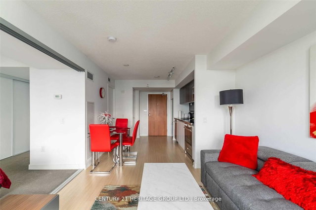 3810 - 75 Queens Wharf Road