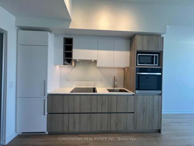 2707 - 319 Jarvis Street