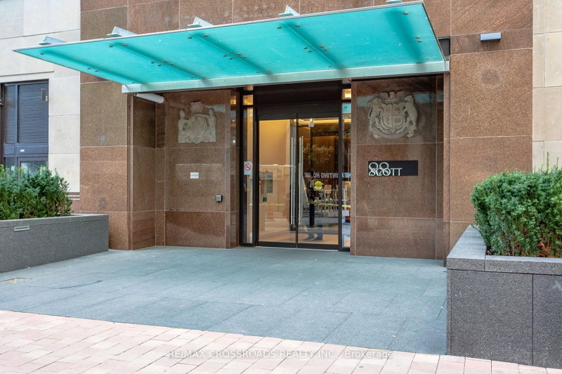 4308 - 88 Scott Street
