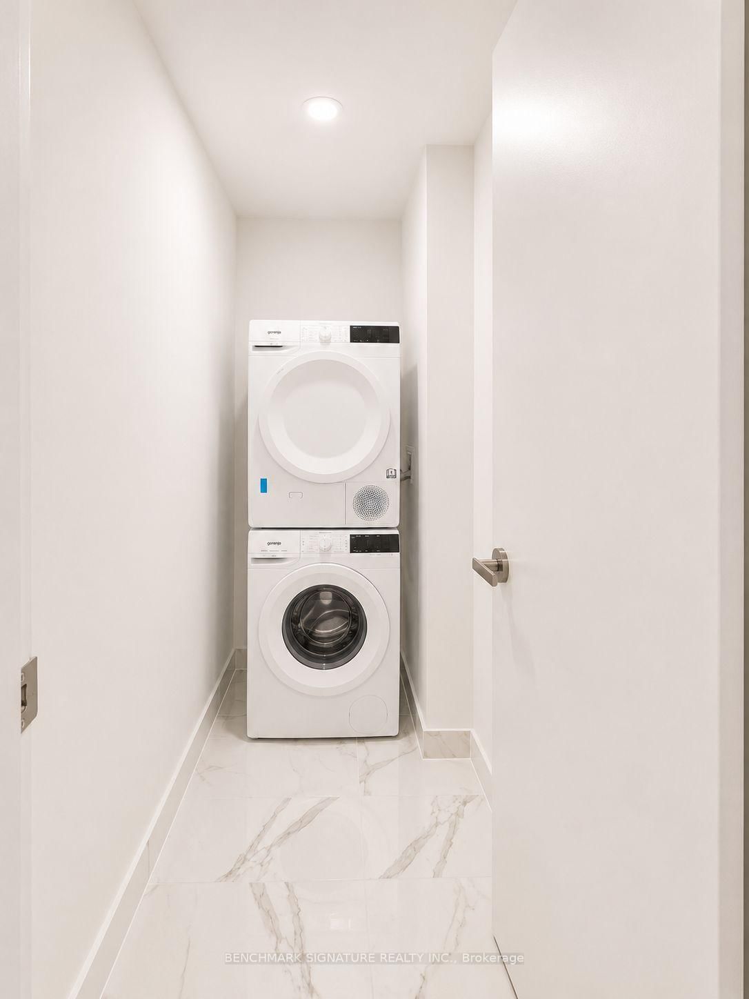 88 Queen Street E, Unit 1215 - Photo 9