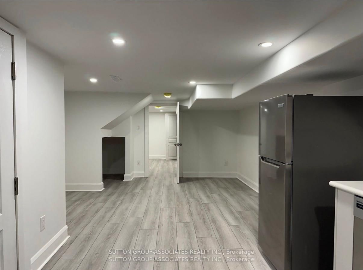 1208 College Street, Unit Bsmt - Photo 3