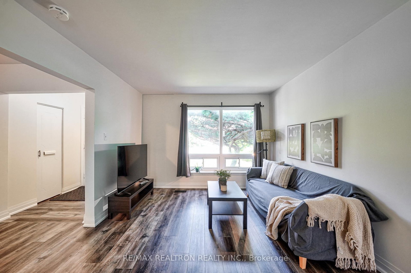 50 Axsmith Crescent, Toronto, ON, photo 5