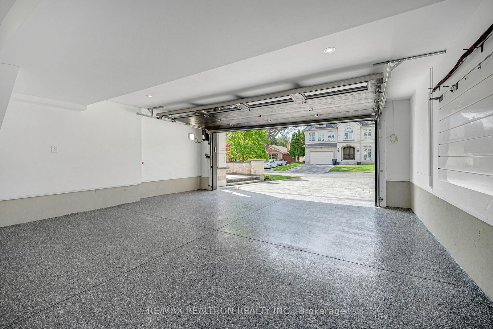Listing Image 35
