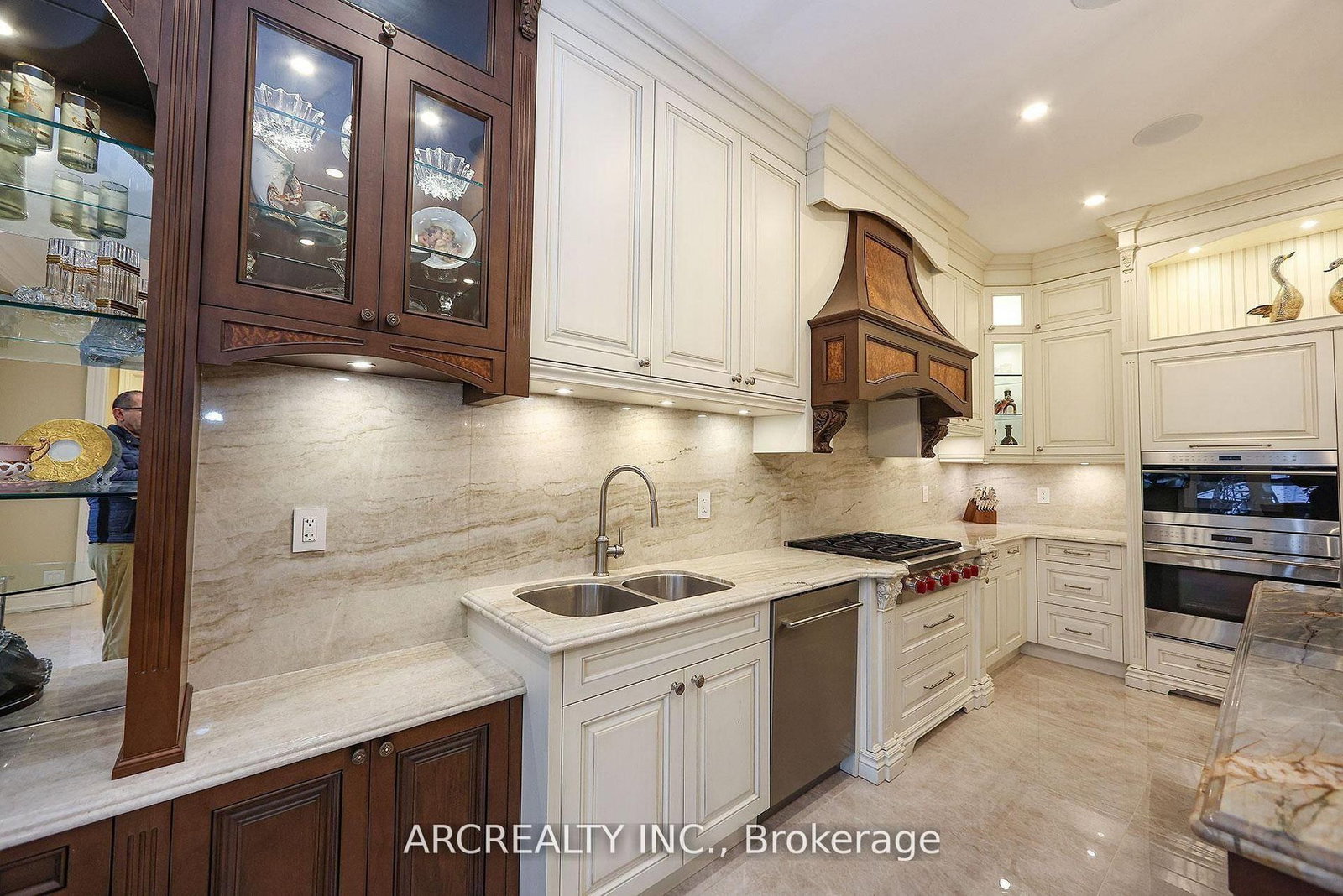 188 Alfred Ave, Toronto, view 14