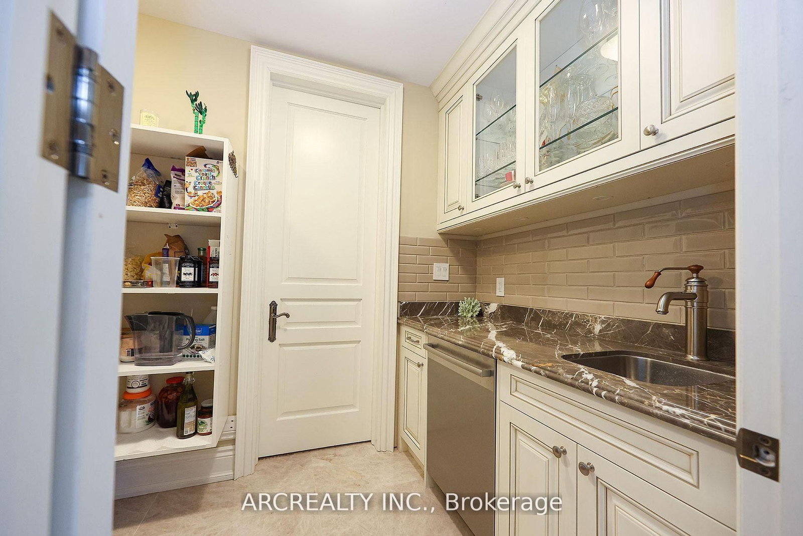 188 Alfred Ave, Toronto, view 16
