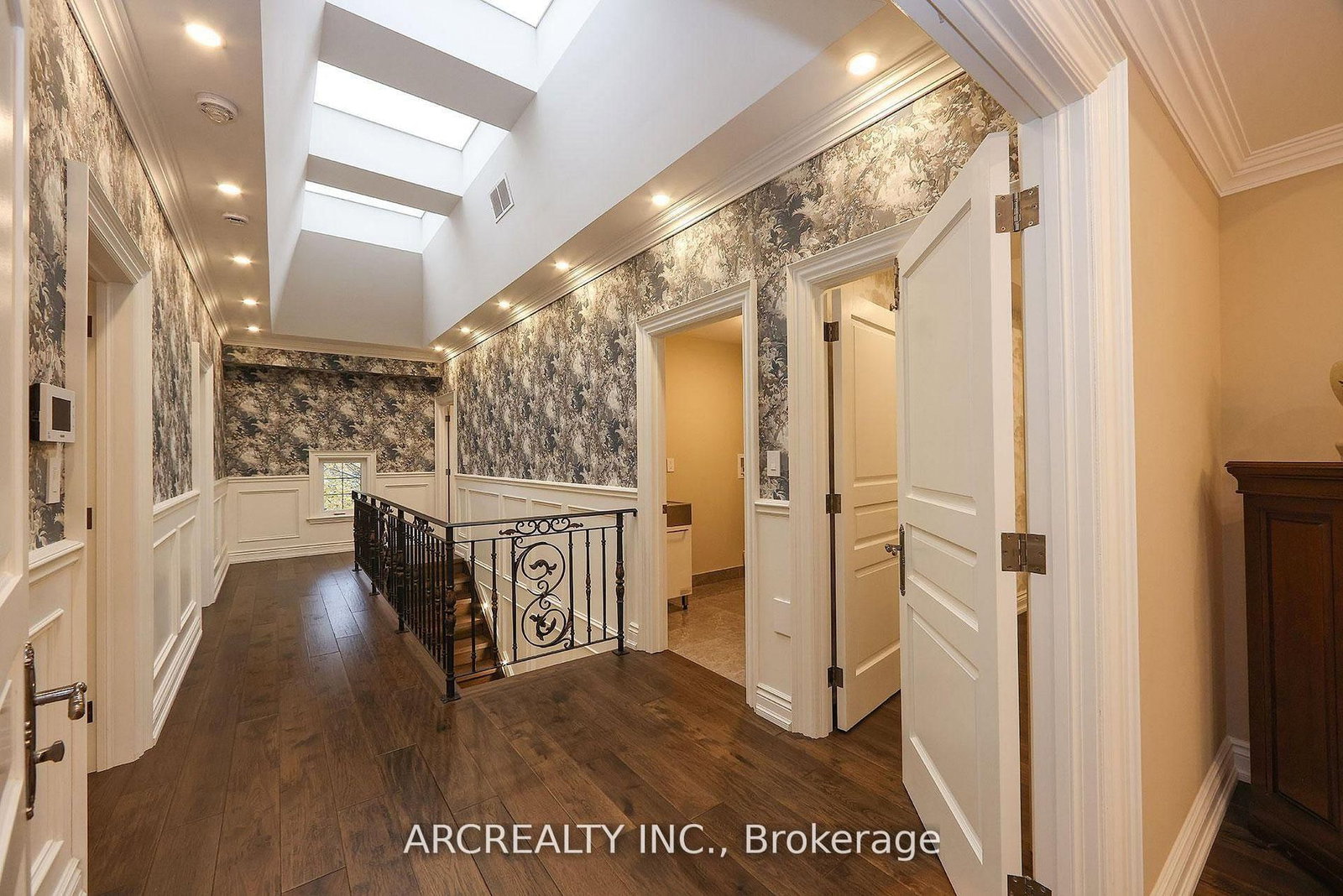188 Alfred Ave, Toronto, view 19