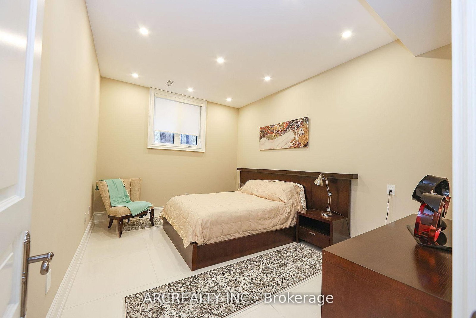 188 Alfred Ave, Toronto, view 36