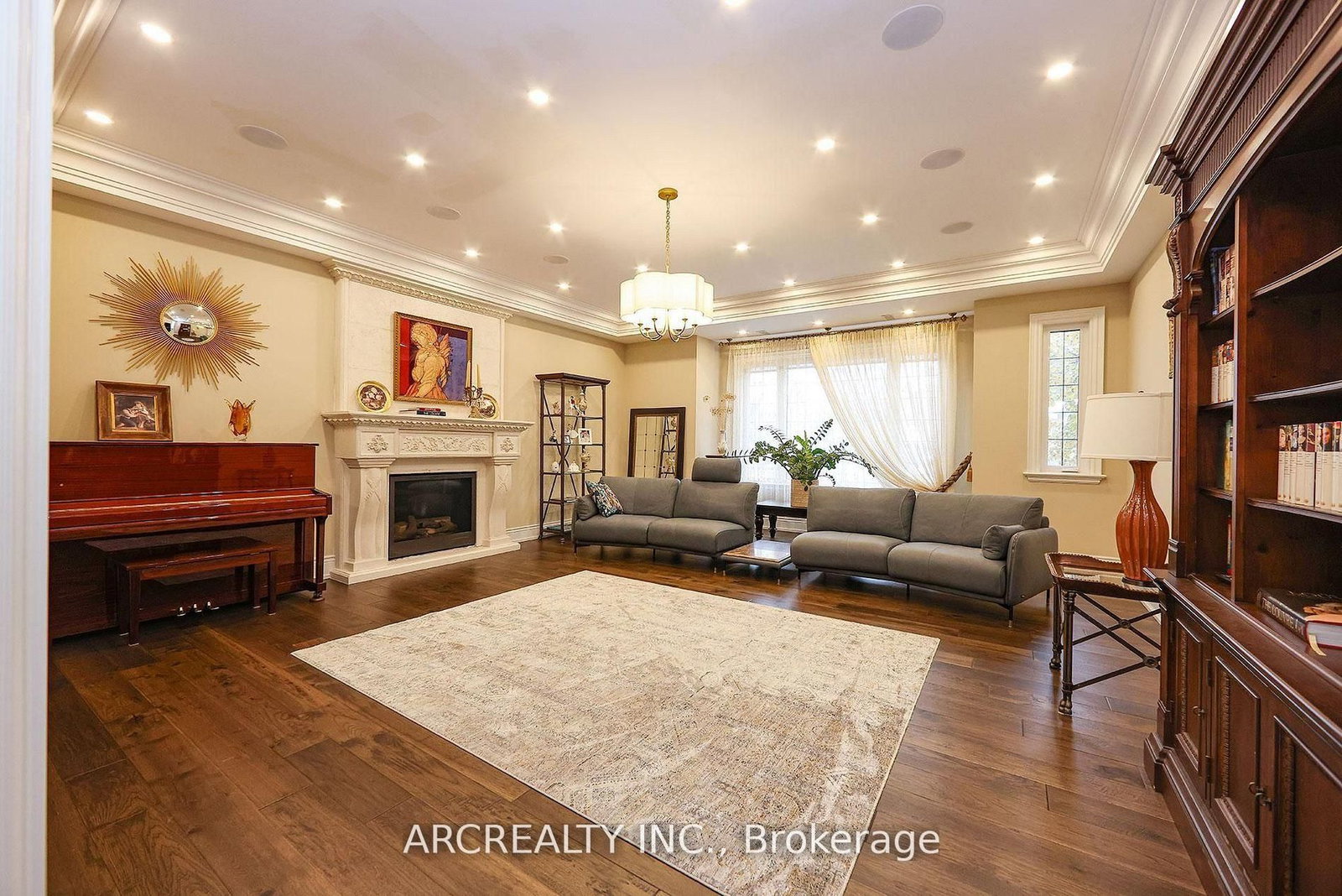 188 Alfred Ave, Toronto, view 9