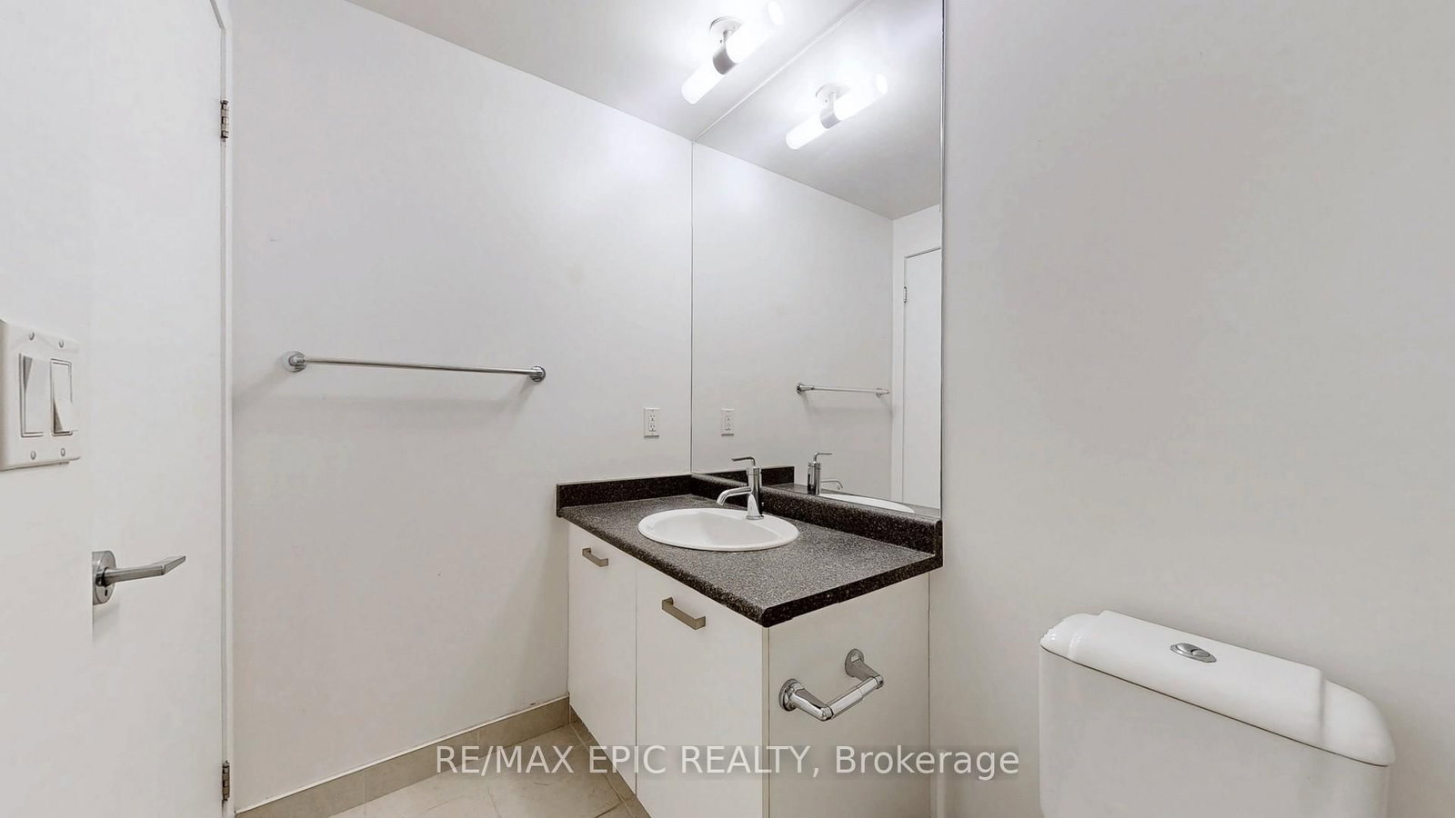 832 Bay Street, Unit 3208 - Photo 29