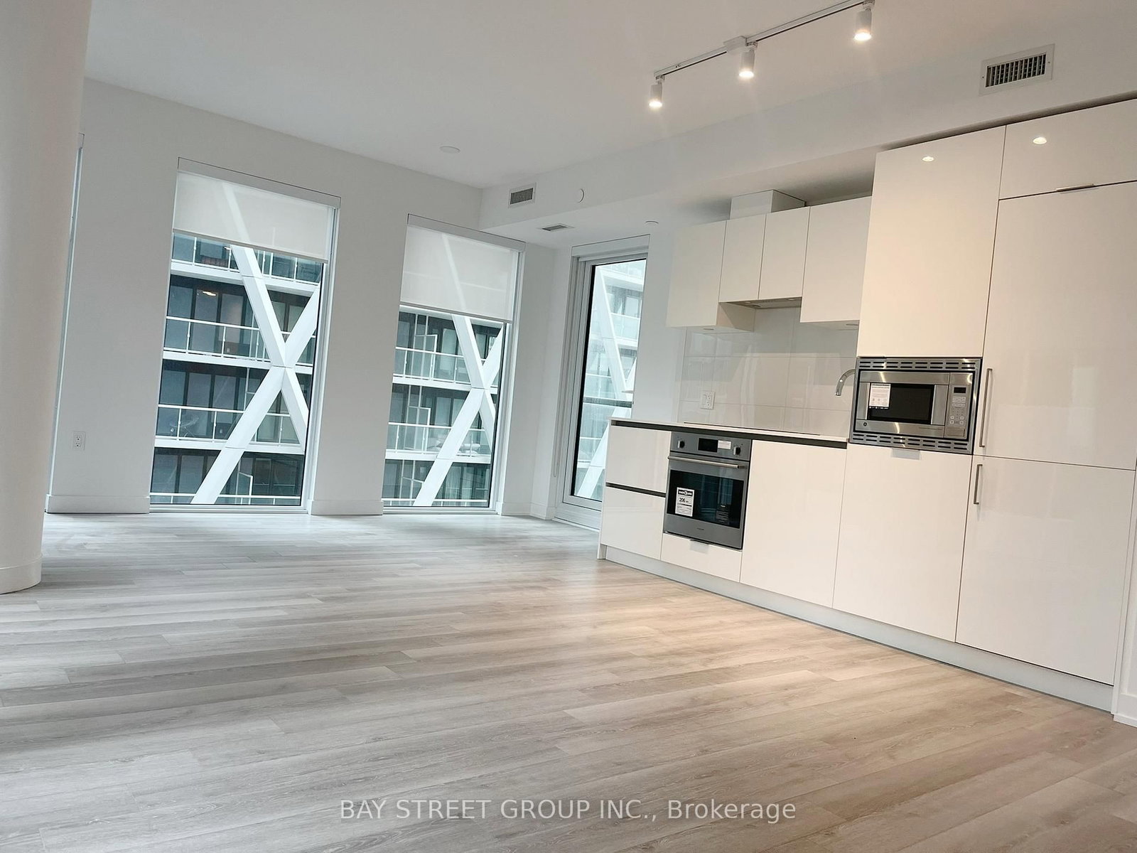 238 Simcoe Street, Unit 1904 - Photo 6