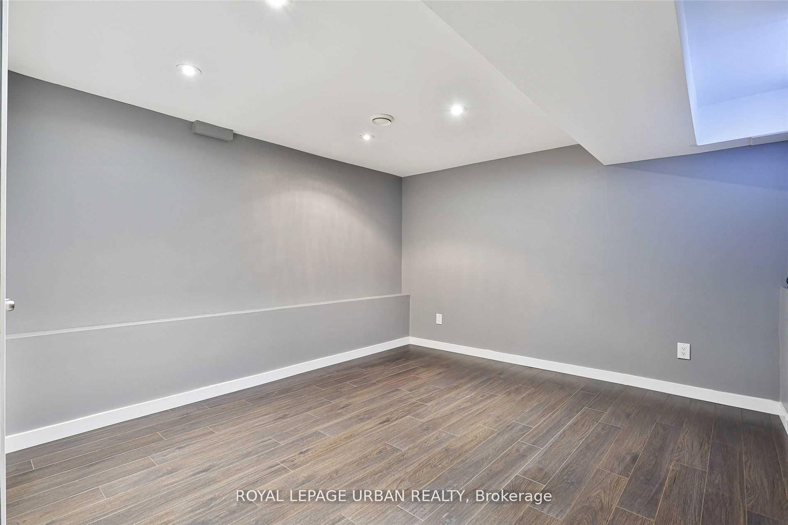 323 Ontario Street • Toronto, ON photo 24