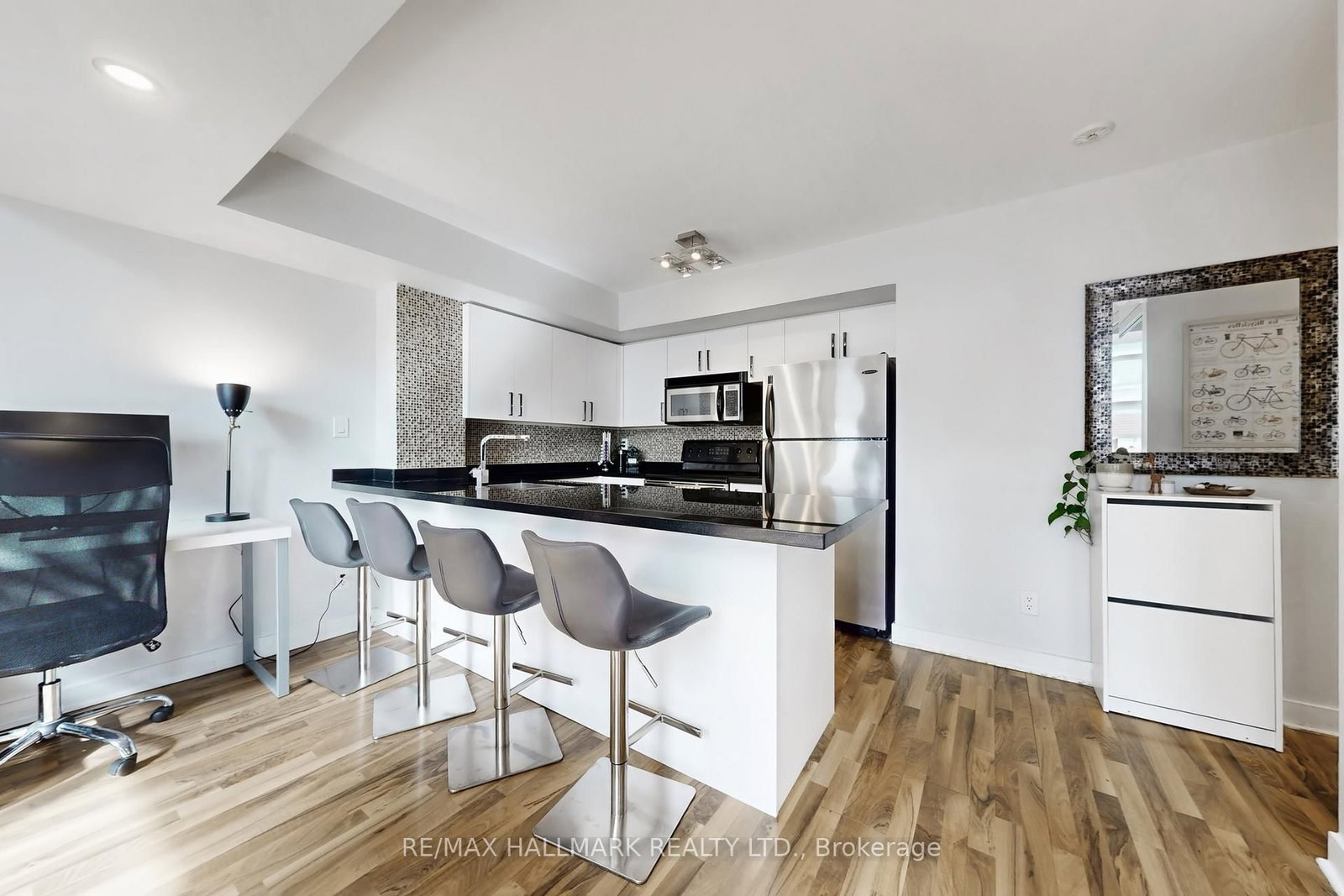 21 Earl Street, Unit 314 - Photo 14