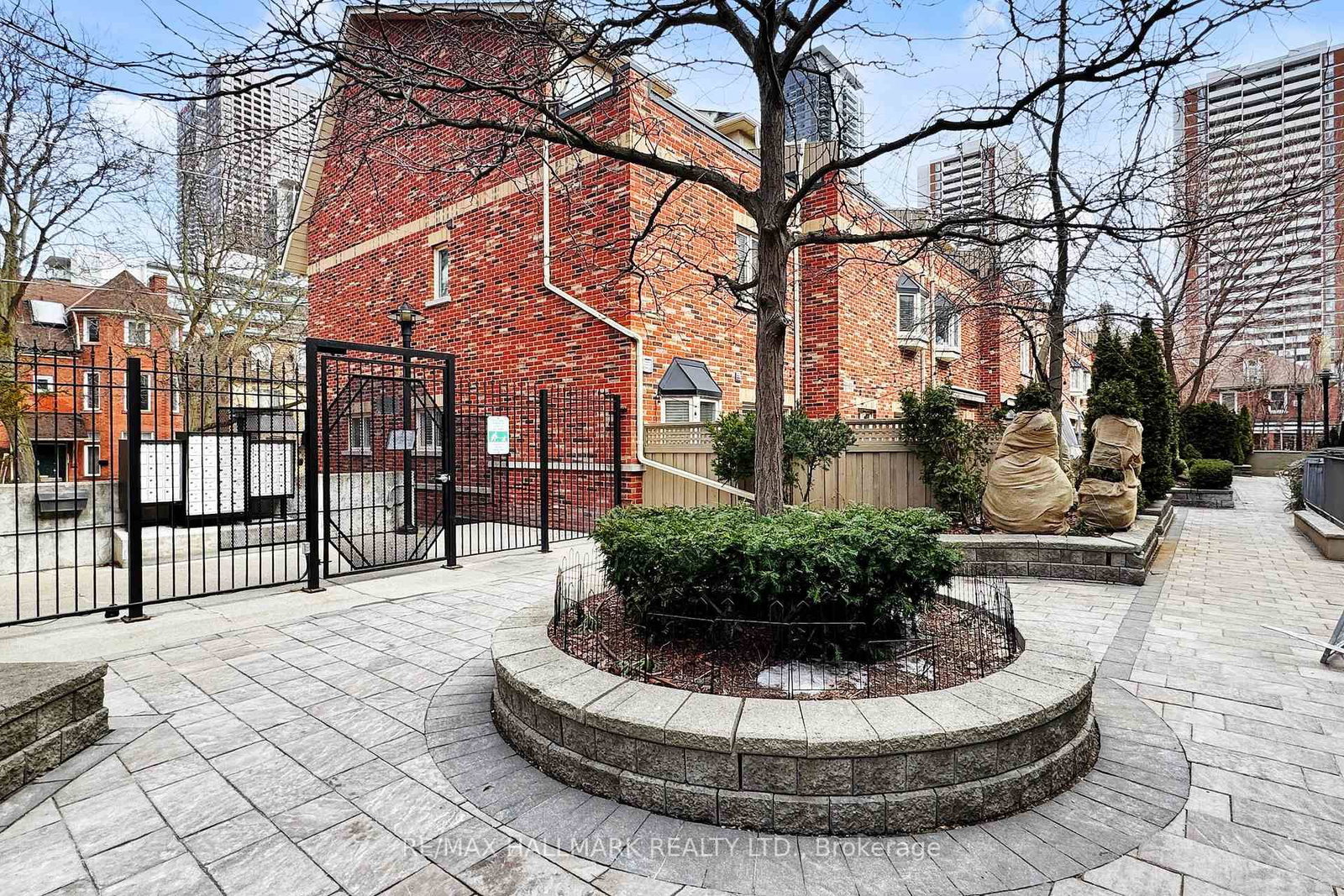 21 Earl Street, Unit 314 - Photo 32