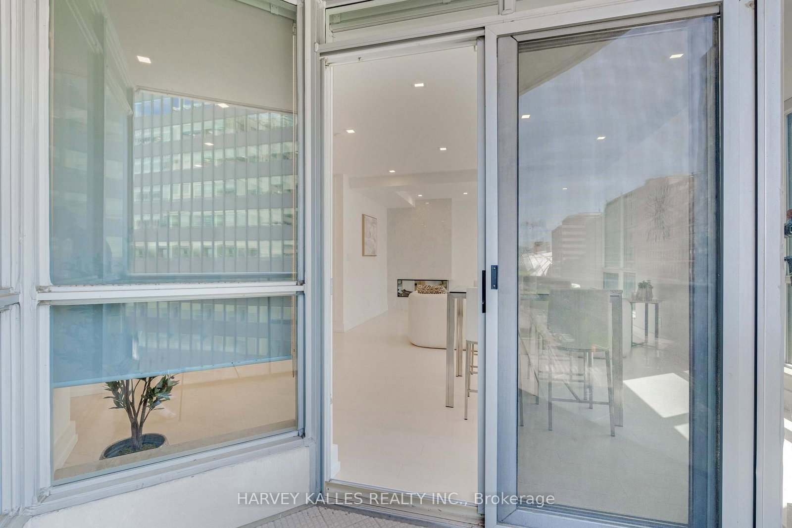10 Bellair Street, Unit 603 - Photo 12
