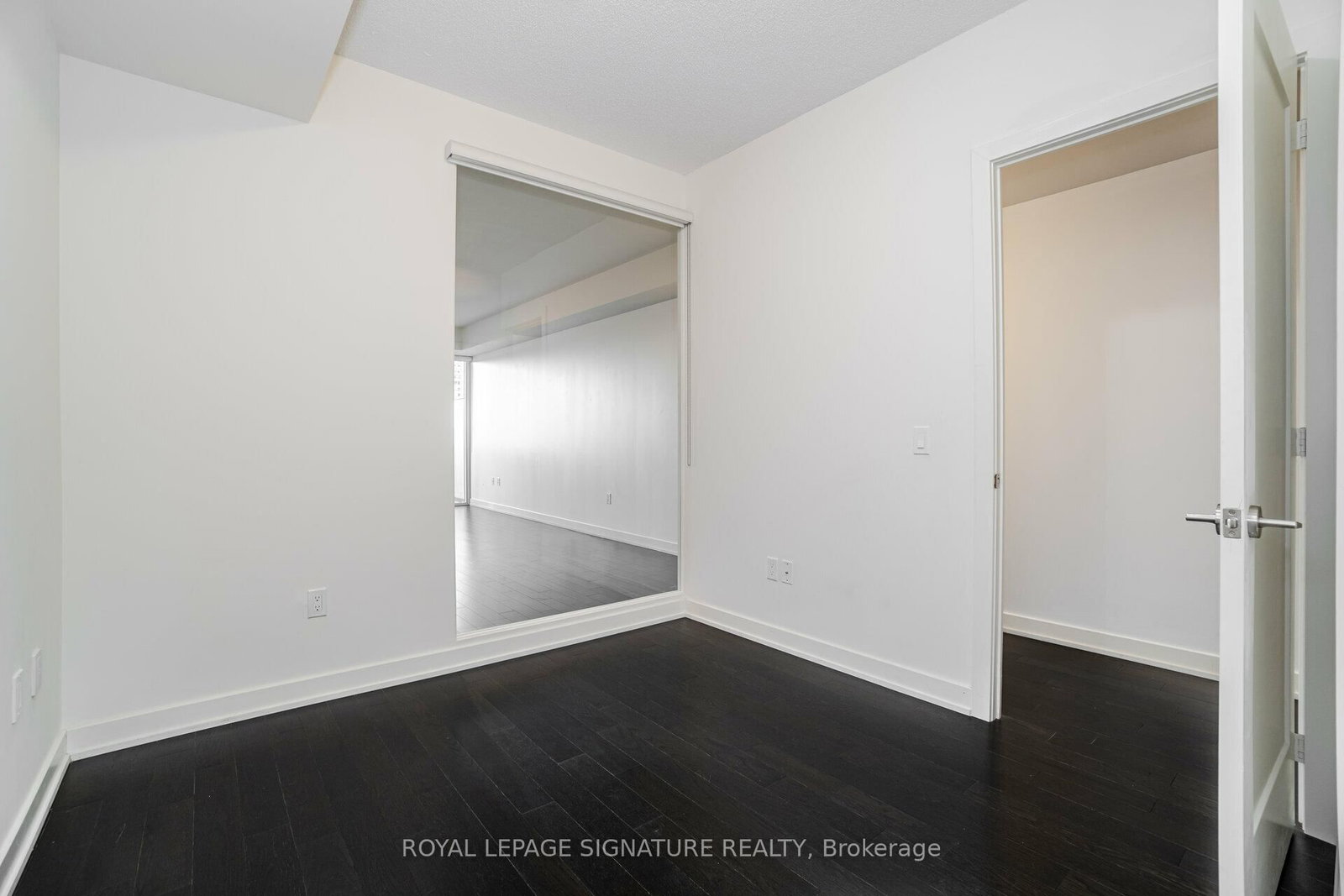 330 Richmond Street W, Unit 811 - Photo 16