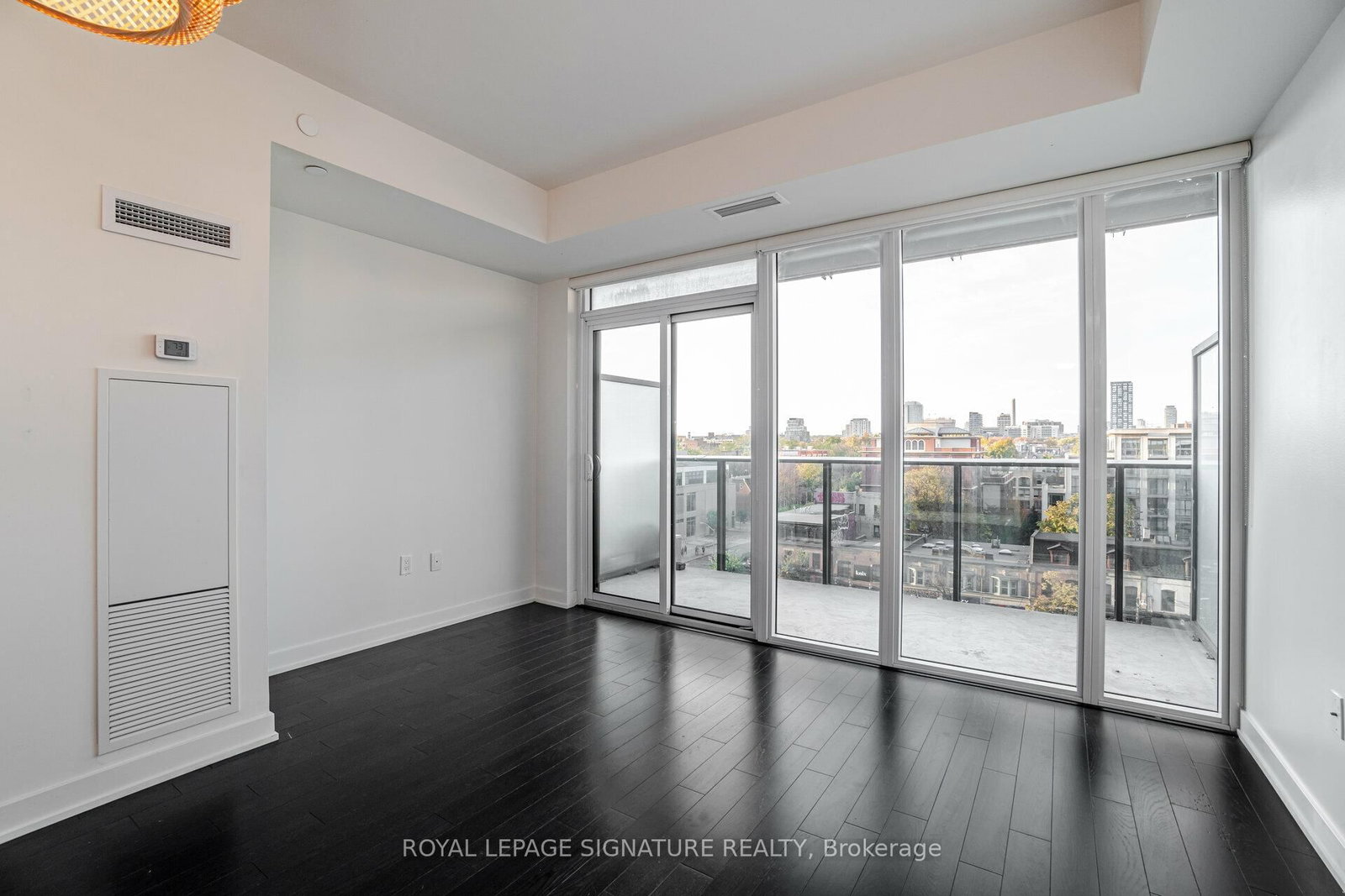 330 Richmond Street W, Unit 811 - Photo 9