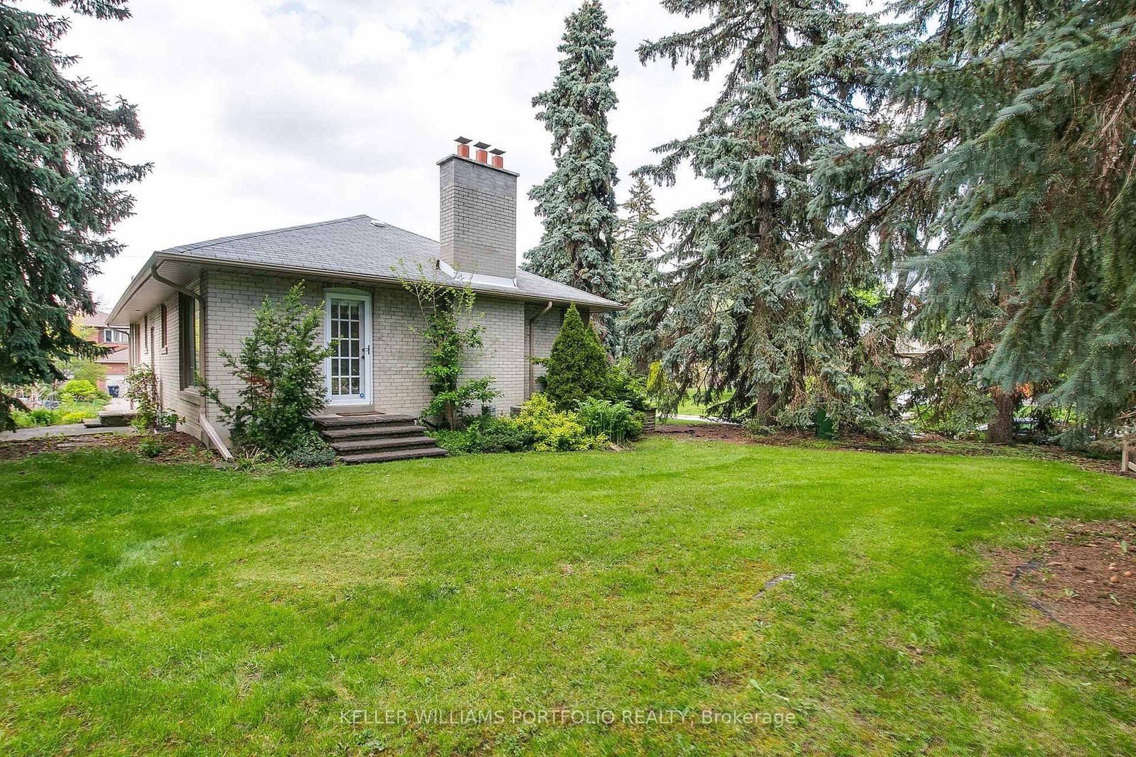 29 Winlock Park • Toronto, ON photo 26