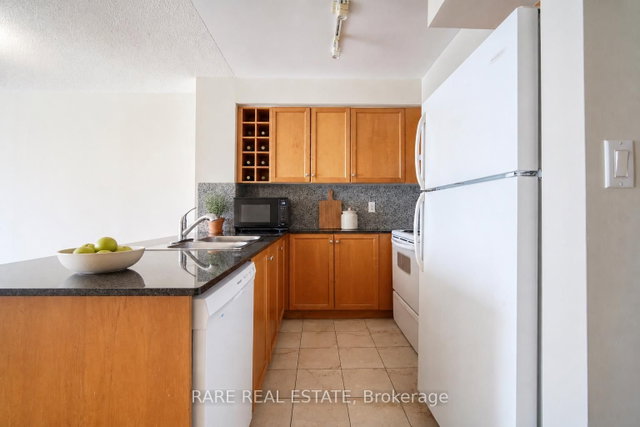 3007 - 210 Victoria Street