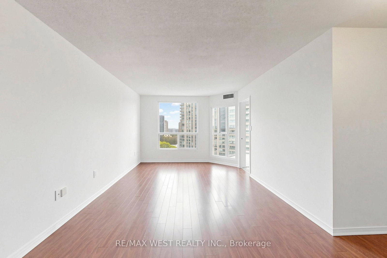 5 Concorde Place • #1302 • Toronto, ON photo 14