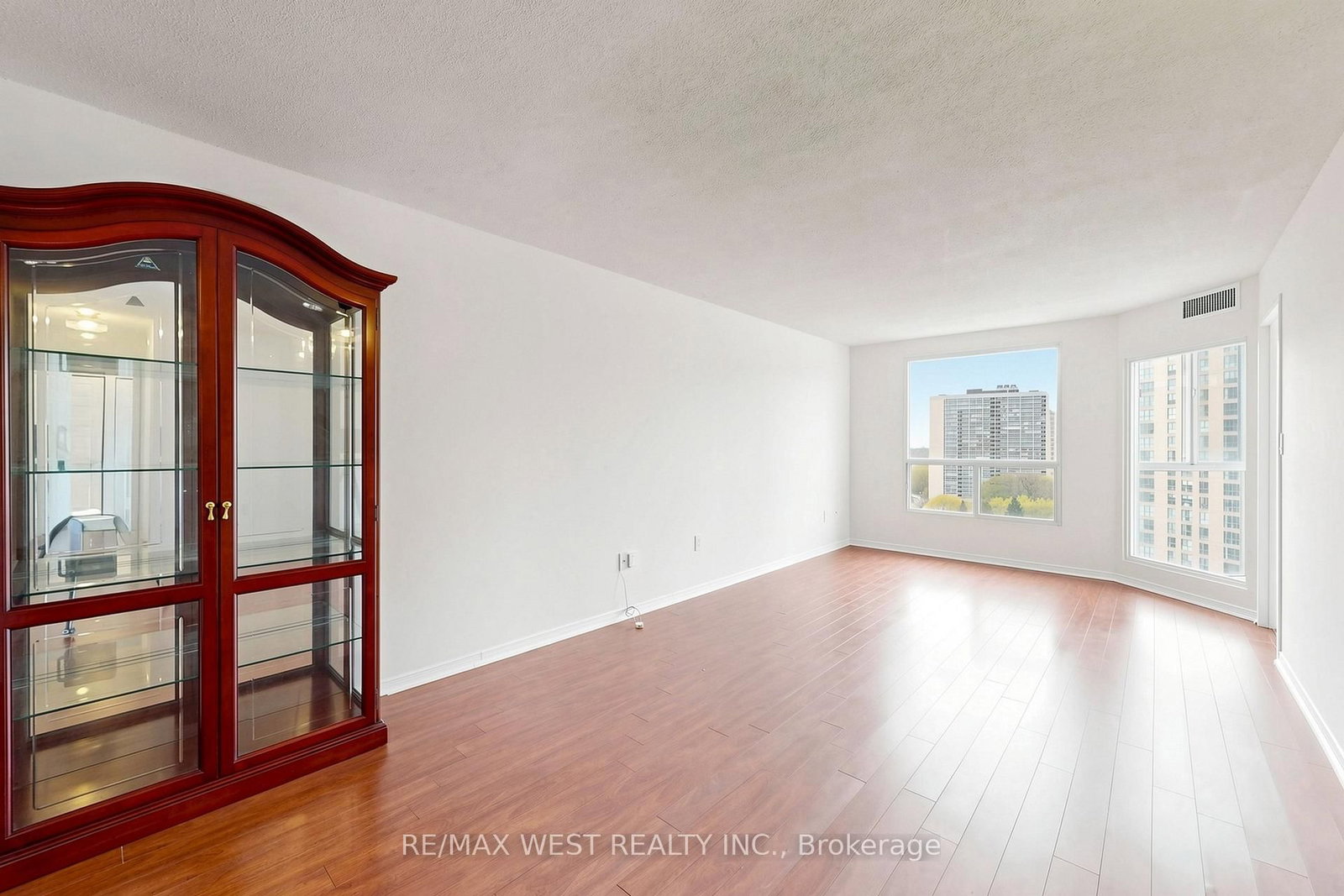 5 Concorde Place • #1302 • Toronto, ON photo 15