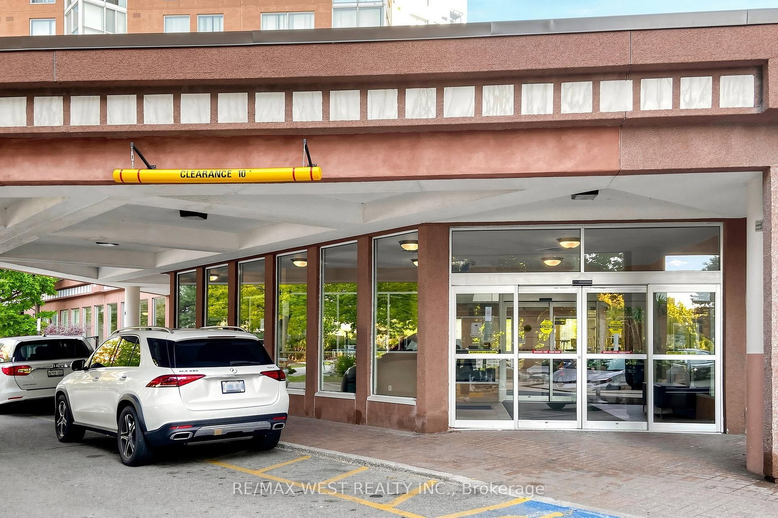 1302-5 Concorde Place, Toronto, ON, photo 4