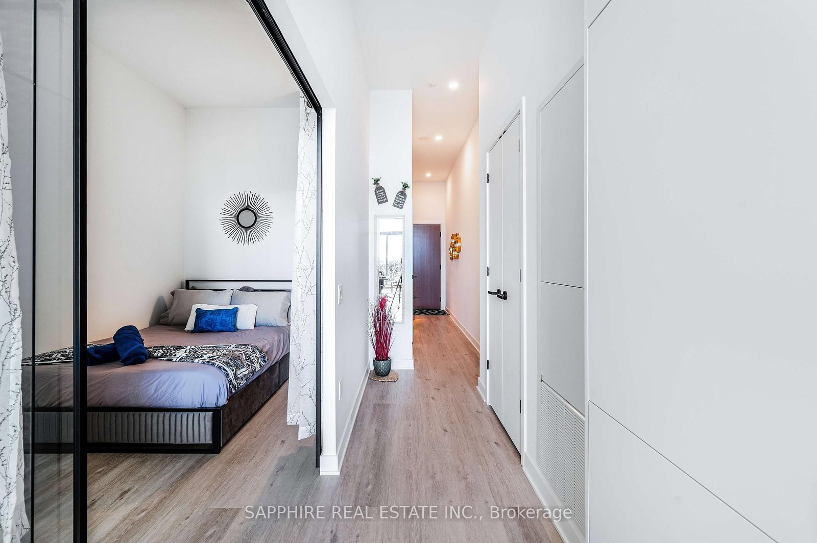 55 Charles Street E, Unit 5104 - Photo 16