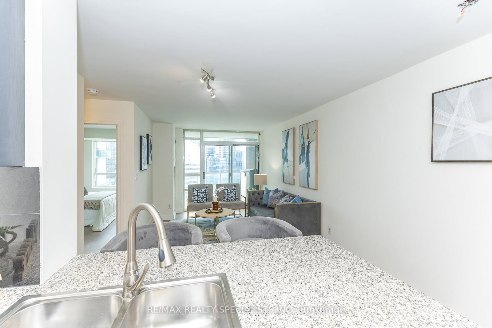 16 Harrison Garden Boulevard, Unit 1801 - Photo 17