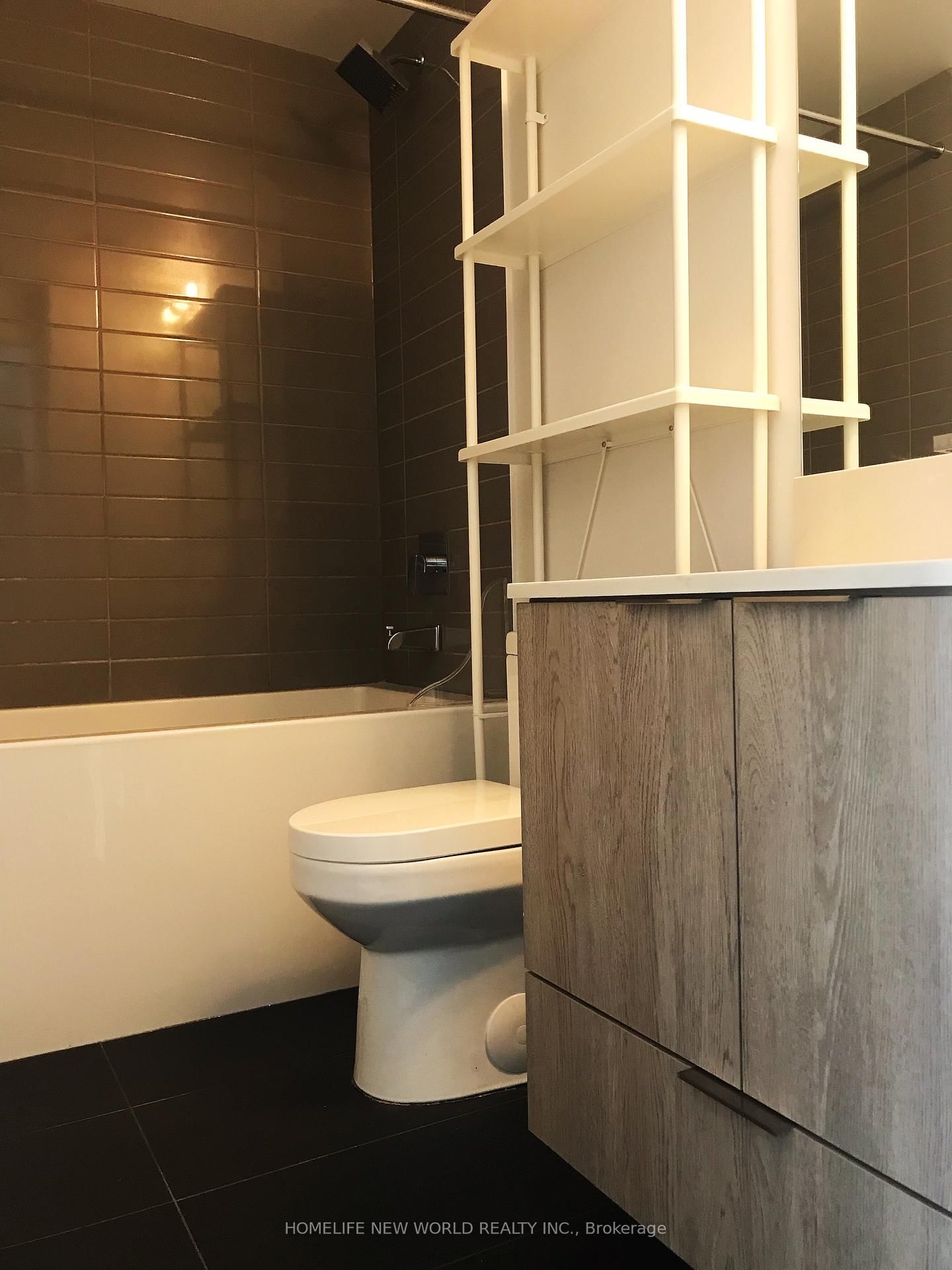 181 Dundas Street E, Unit 1806 - Photo 5