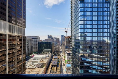 771 YONGE Street • #2501 • Toronto, ON
