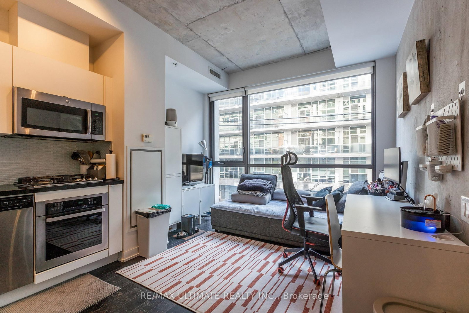 39 Brant Street, Unit 206 - Photo 6