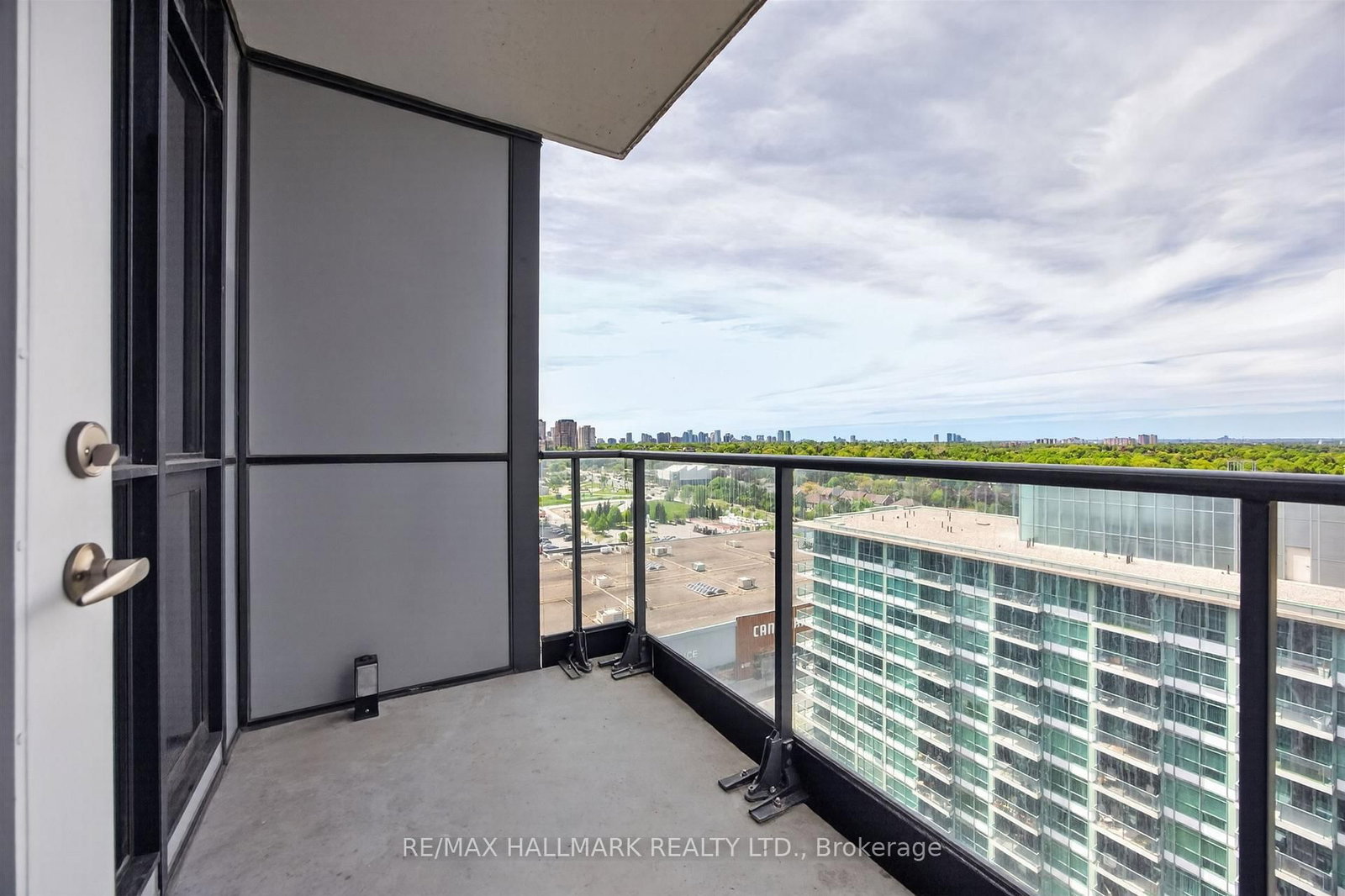 19 Singer Court, Unit PH16 - Photo 16