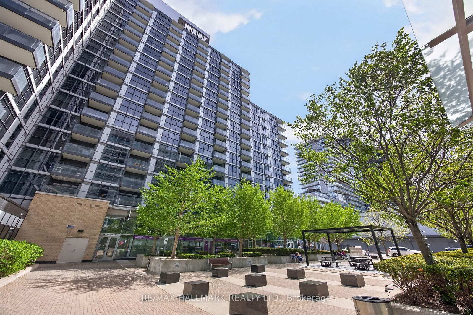 19 Singer Court, Unit PH16 - Photo 20