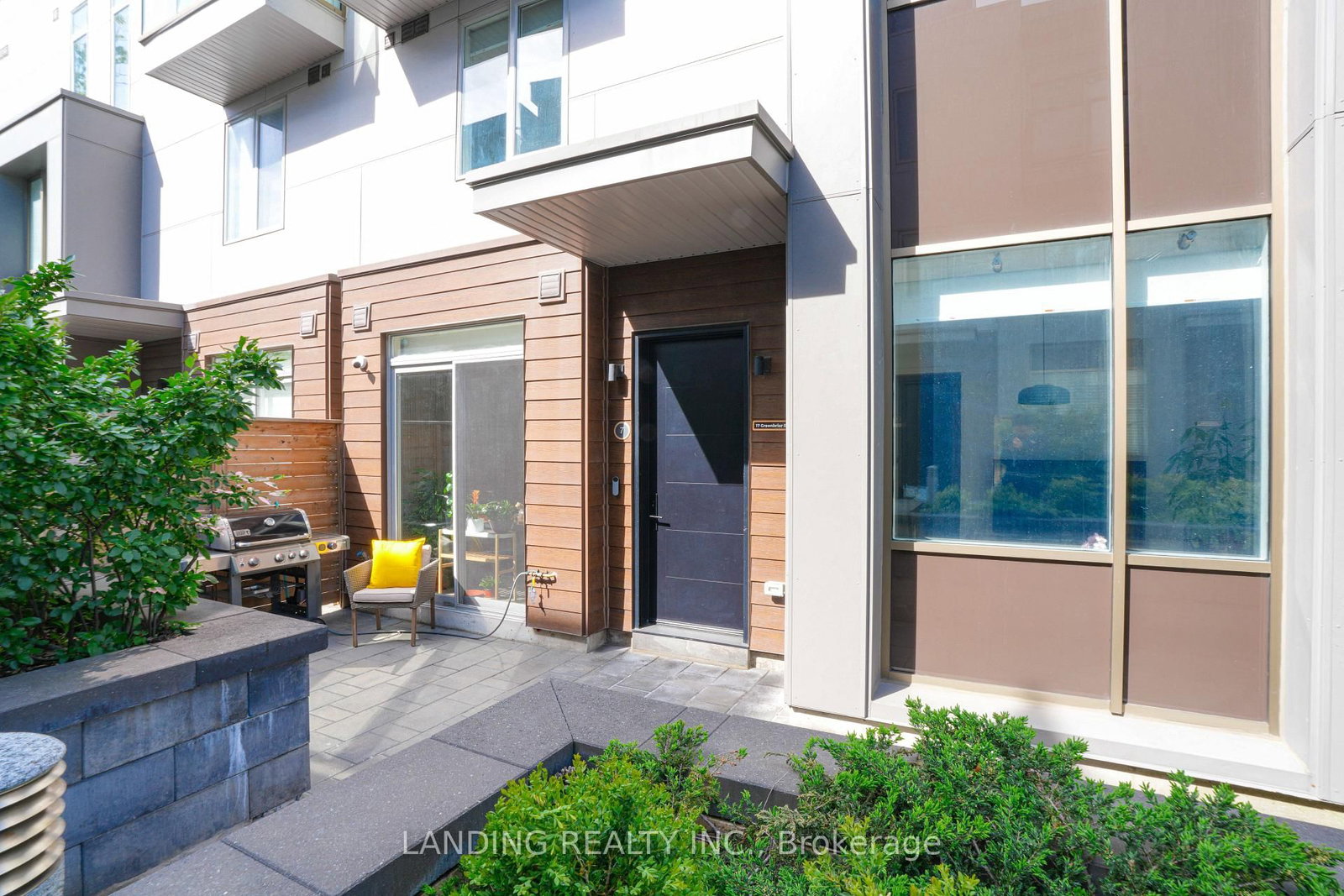 17 Greenbriar Road, Unit 7 - Photo 32
