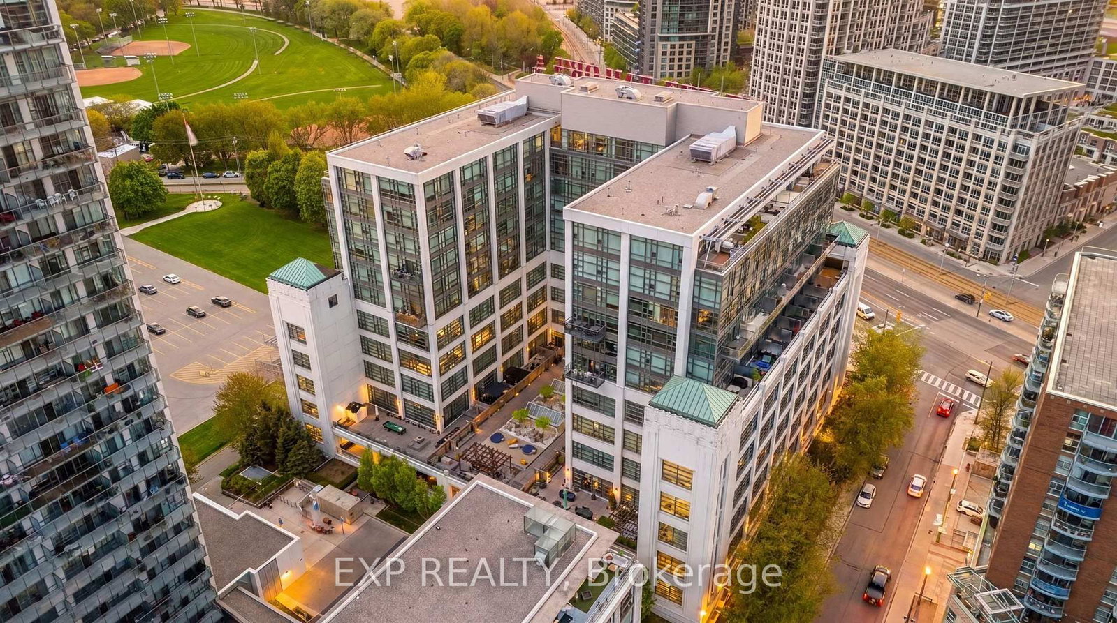 637 Lake Shore Boulevard W, Unit 301 - Photo 40