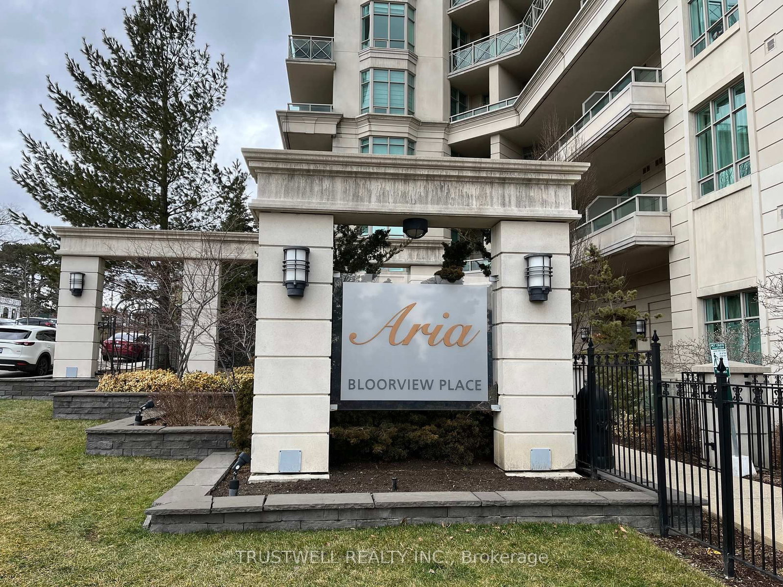 10 Bloorview Place, Unit 517 - Photo 12