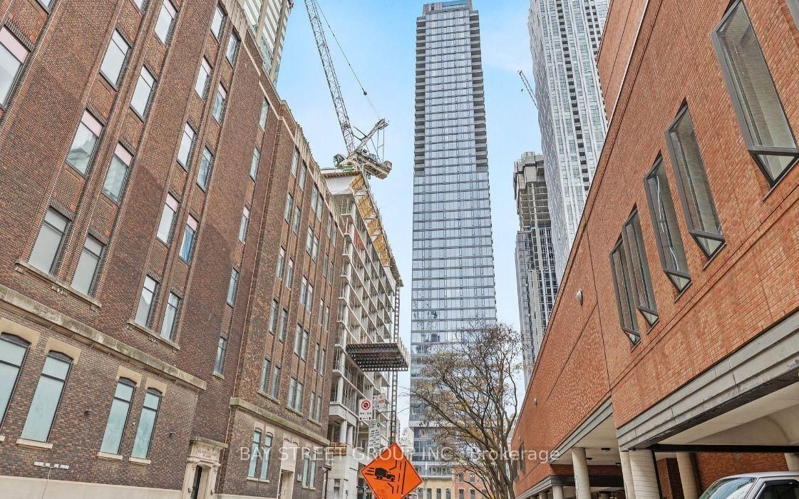 8 cumberland Street • #2009 • Toronto, ON photo 12