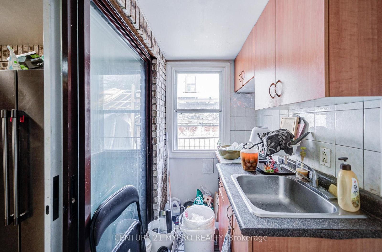 211 Bellwoods Avenue • Toronto, ON photo 11