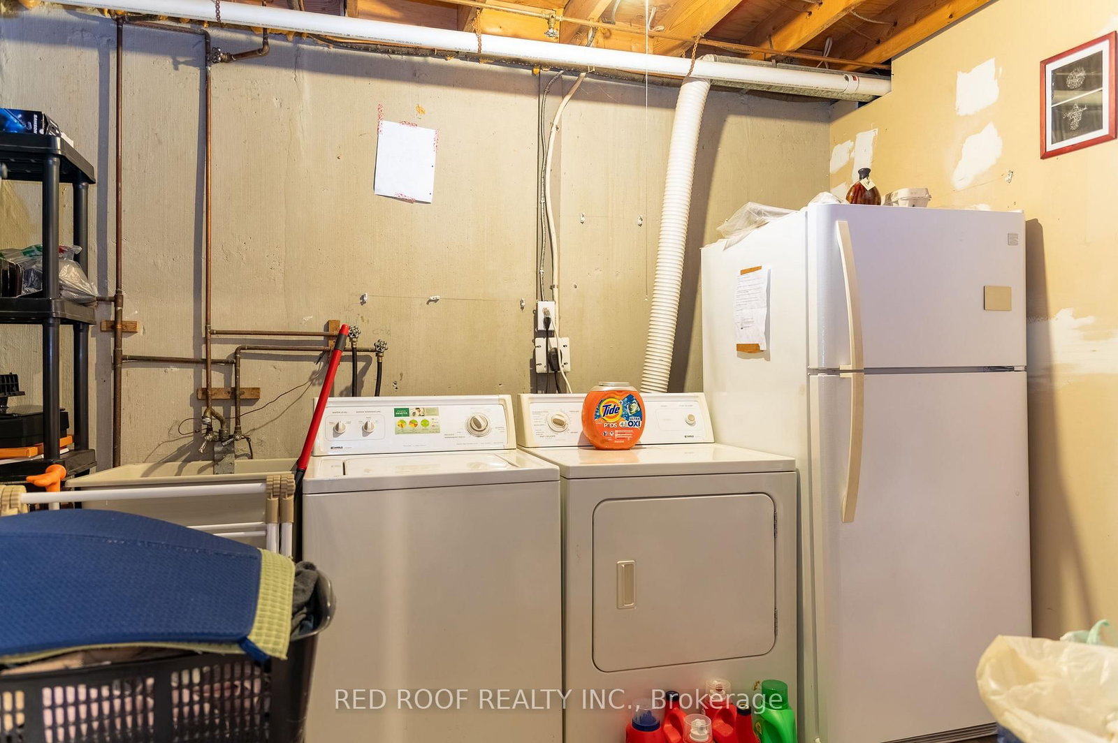 64 Farm Green Way • Toronto, ON photo 18