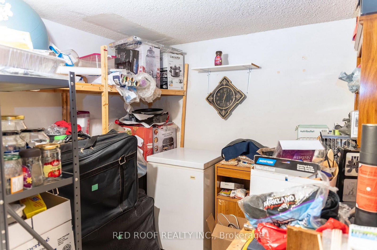 64 Farm Green Way • Toronto, ON photo 19
