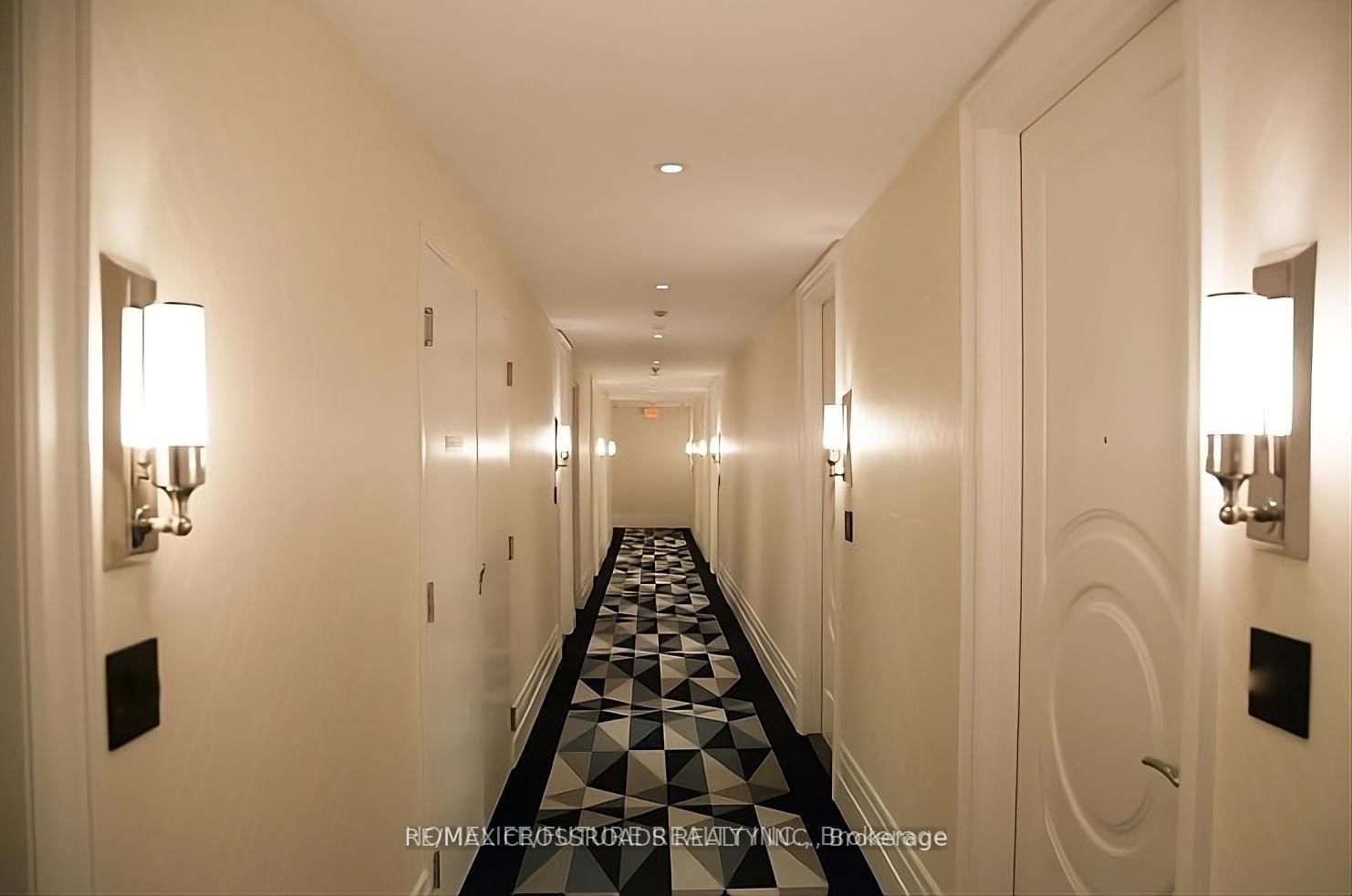 88 Blue Jays Way, Unit 1308 - Photo 4