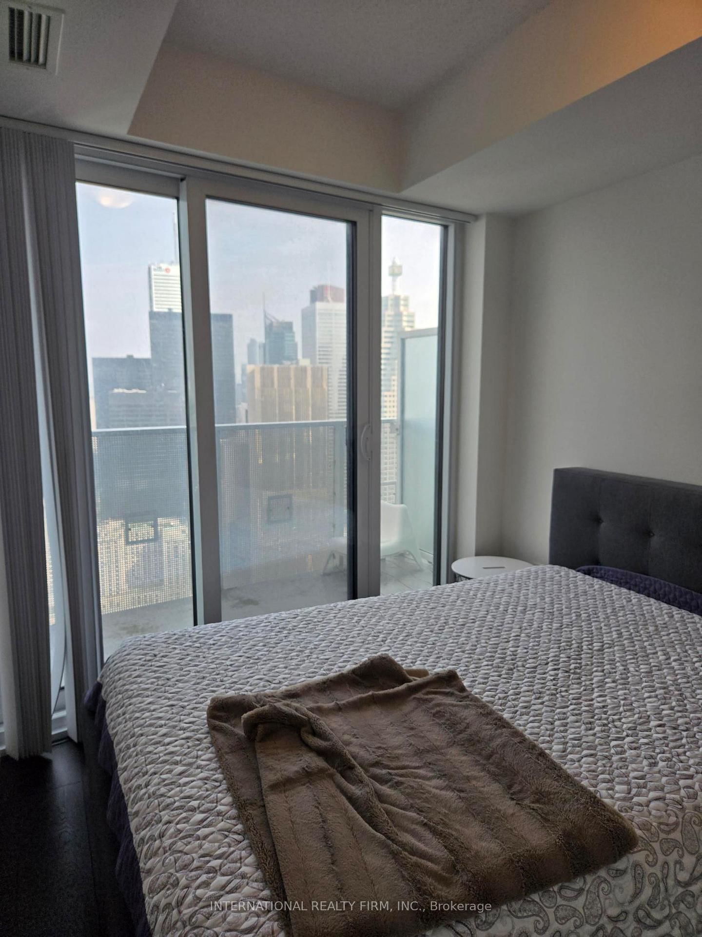 88 Harbour Street NE, Unit 5702 - Photo 4